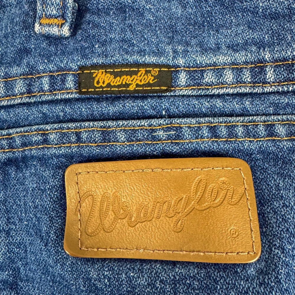 Wrangler 13MWZ Jeans Mens 40 Medium Wash Blue Cowboy Cut Straight Regular 40x30‎ - Picture 7 of 13